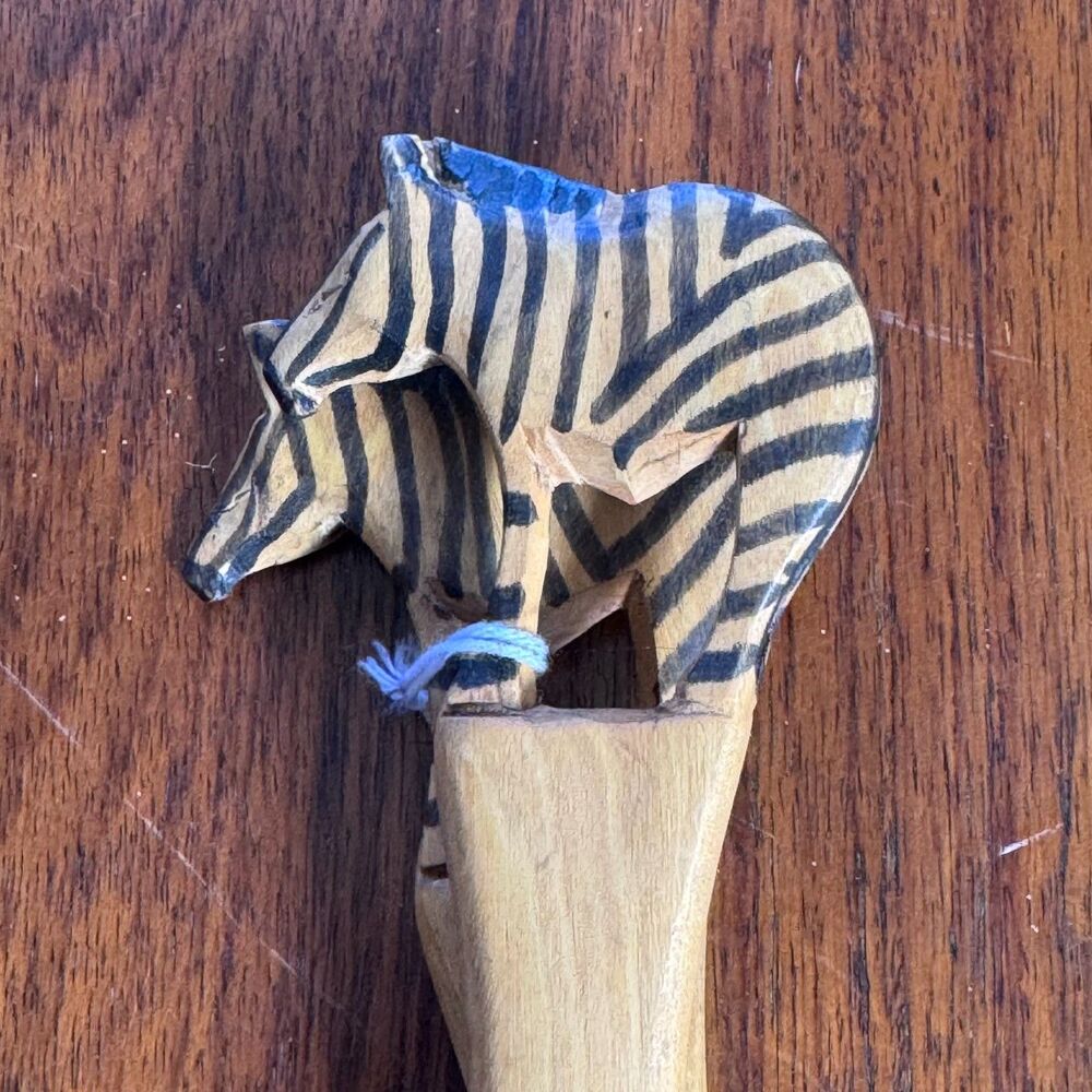 Vintage Hand Carved African Zebra Wooden Salad Spoon & Fork Serving Set NOS - Picture 4 of 6